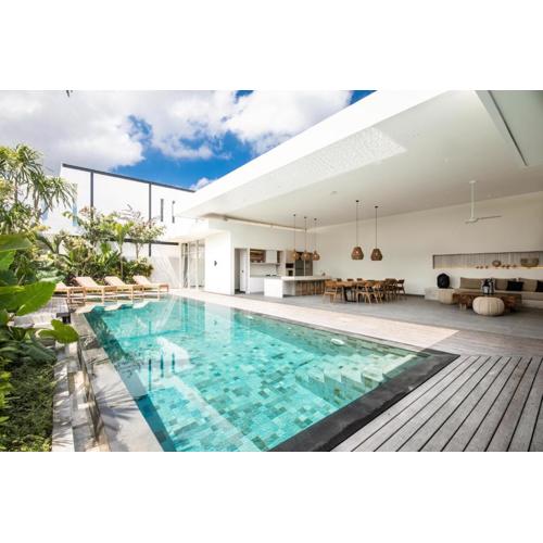 Chic 4br Villa, Canggu Hub, 800m To Beach Bliss