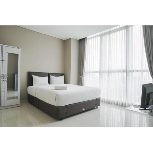 Chic and Cozy Studio Apartment at Ciputra International By Travelio