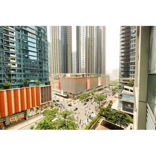 Chic BGC Condo Across Uptown Mall #ournw9b