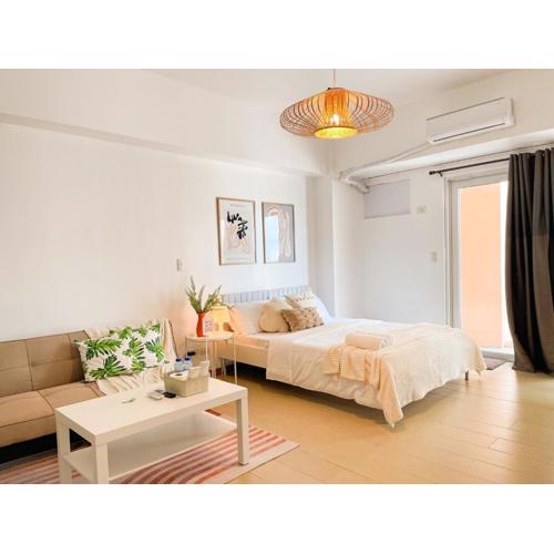 Chic BGC Condo by Grand Canal Mall #vlrtb27b