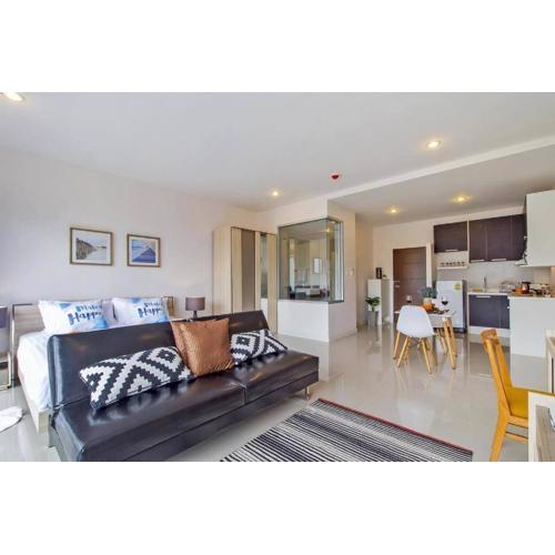 Chic Condominium Karon B201