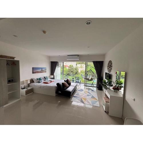 Chic Condominium Karon B307