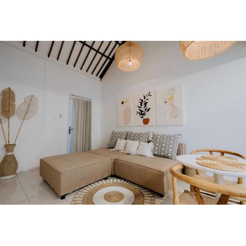 Chic & Cozy Villa By The Beach