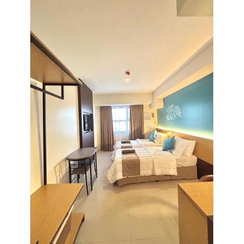 Chic Overlooking Studio at Horizons 101