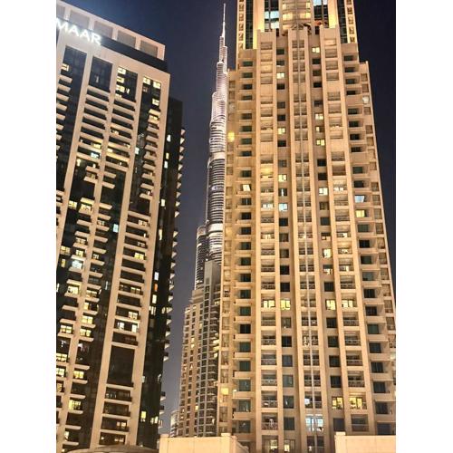 Chic Studio with Scenic Boulevard Views