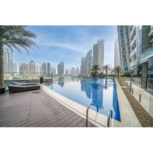 Chic Waterfront 1 Bed with Panoramic Marina Views