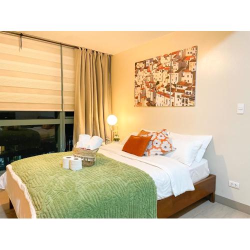 Chillhive Condo In Bgc Near Uptown Mall #ournw17a