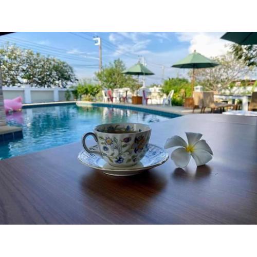 CHILLIn ชิลล์อินบ้านจำปาขาว PoolHouse Pattaya