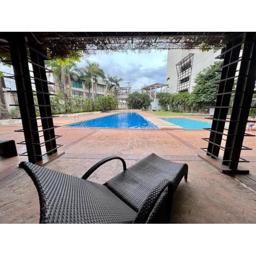 City center + walk in closet