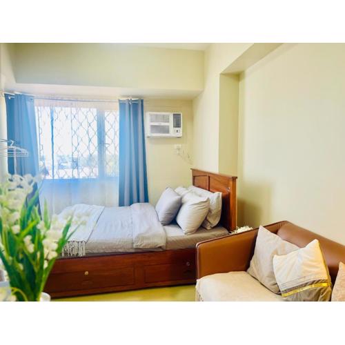 City Charm FASTWifi, Netflix, Queen Bed