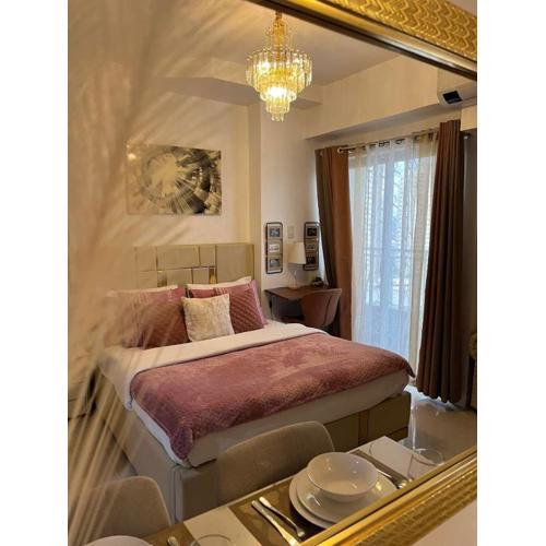 City & Samal View Studio with Balcony and Free WiFi & Netflix