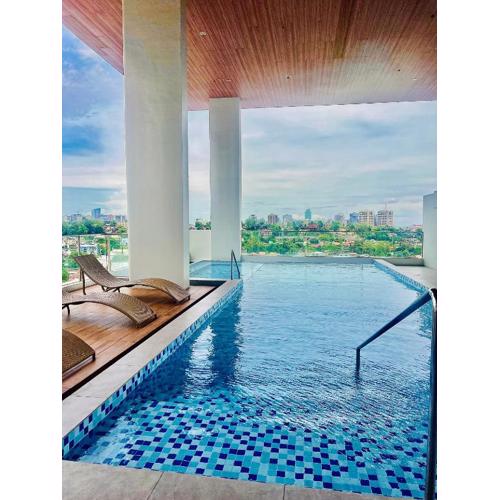 City Stay Studio near Cebu Uptown Pool Netflix Fast Wifi
