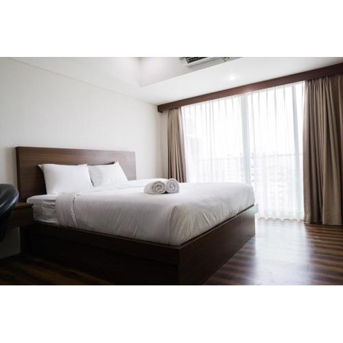 City View Studio Apartment at Tamansari La Grande By Travelio