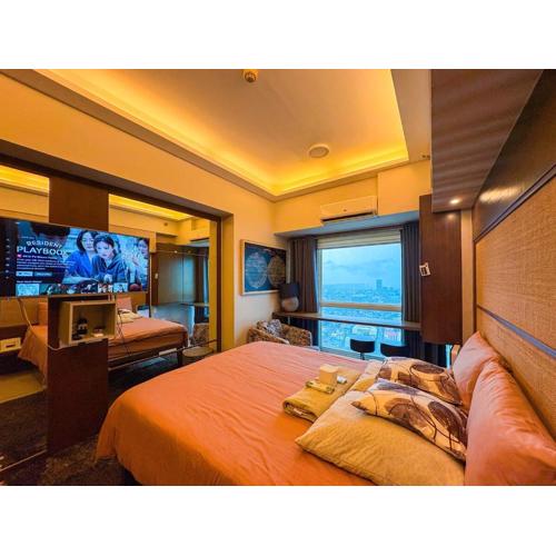 City View Unit near Makati CBD