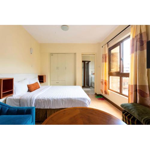 City View with Rooftop Pool - Studio