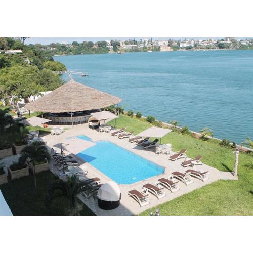 CityBlue Creekside Hotel & Suites