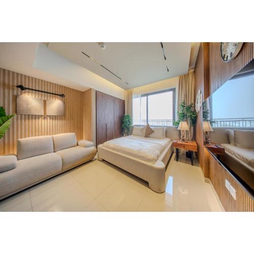 Citylight Studio With Balcony by Blue Cloud Holidays