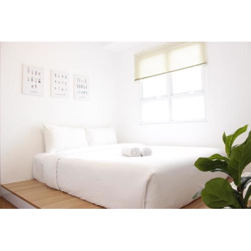 Classic and Comfy 2BR @ Gateway Pasteur Apartment By Travelio