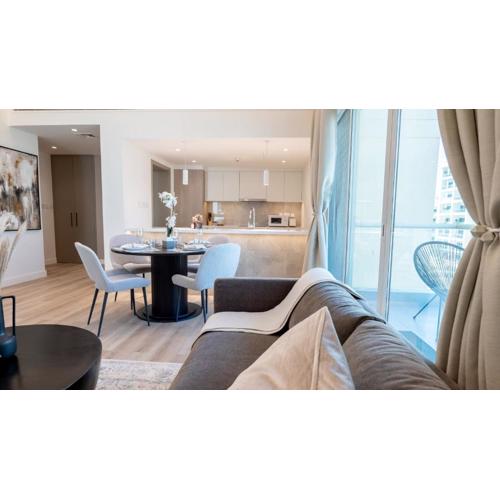 Classy 1 BR Apartment in Greens