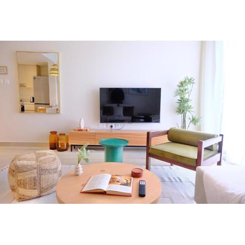 Classy 1BR High Floor by Amenities & F1