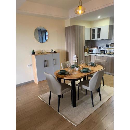 classy elegant apartment with heated swimming pool,fully equipped gym private parking space and amazing city views