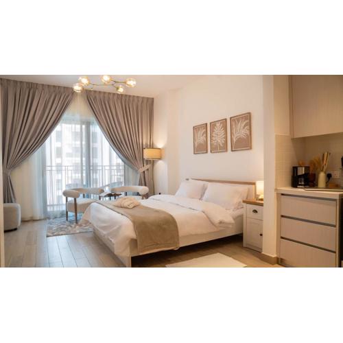 Classy Modern Studio Canal and Pool View