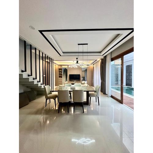 Classy new 5 BR villa in Kuta