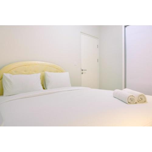 Clean 2BR Apartment at 12th Floor Springlake Summarecon Bekasi By Travelio