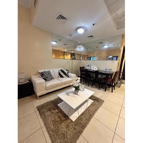 Click Stay - JLT - Studio & Balcony Lakes view Entire Apartment -JN
