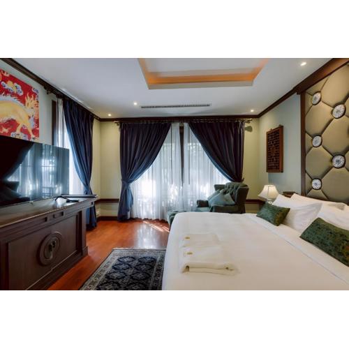 close Lunar Mansion Hotel - โรงแรม ลูน่า แมนชั่น เชียงใหม่