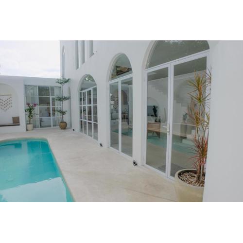 Close to Jimbaran Beach, 3BR with Private Pool