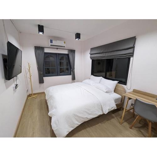 Cloud9 Hometel - Entire House 3BR 170m to BTS Private Quiet & Comfy