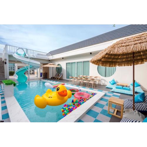 Cloud9 Pool Villa