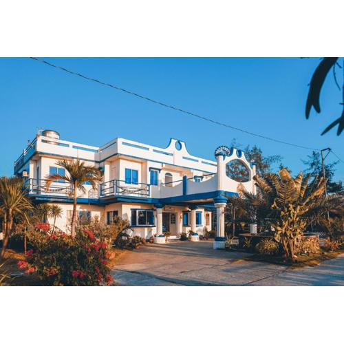 Club Monet Beachfront Resort by Cocotel