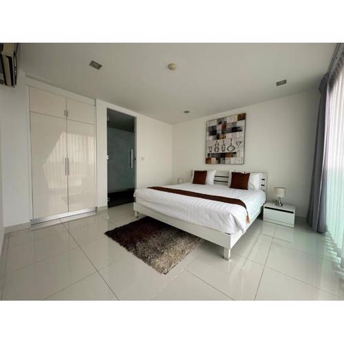 Club Royal Condominium Wongamat A511 - spacious and cozy apartment on the first line of the sea