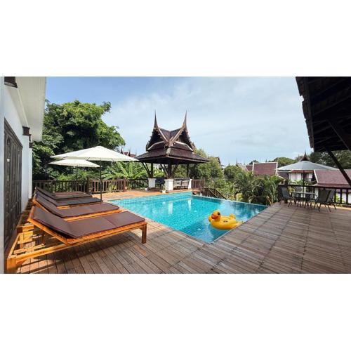 CM14 Beds & Private Pool