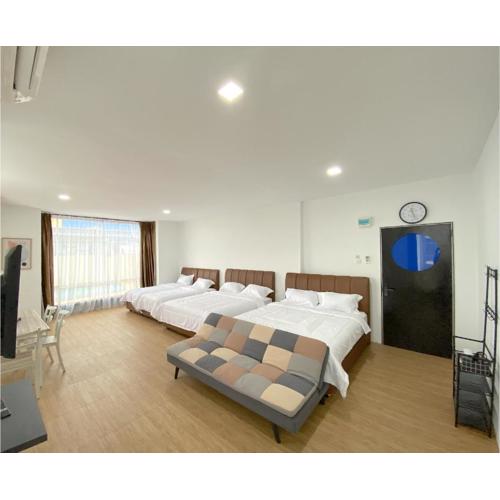 CN Homestay B3 Floor 2 at Nagoya Hill Mall
