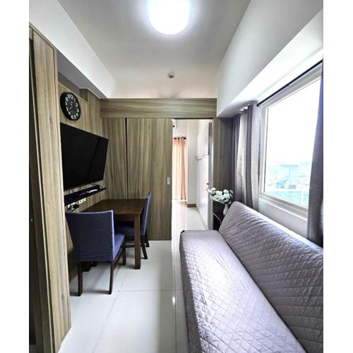Coast Residences - 2 Bedroom with Balcony facing Mall of Asia, Manila Bay & Pool View