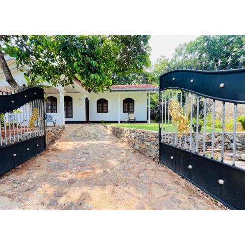 Coastal breezy bangalow