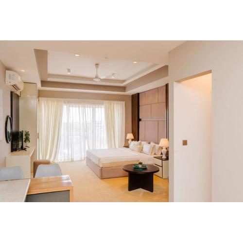 Coastal Haven Studio with Pool Gym Relaxation