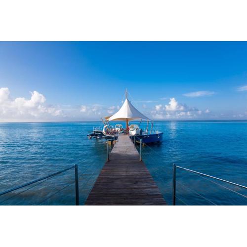 Coco de Mer Hotel and Black Parrot Suites