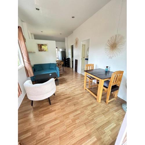 Cocon zen avec balcon, calme et proche des plages