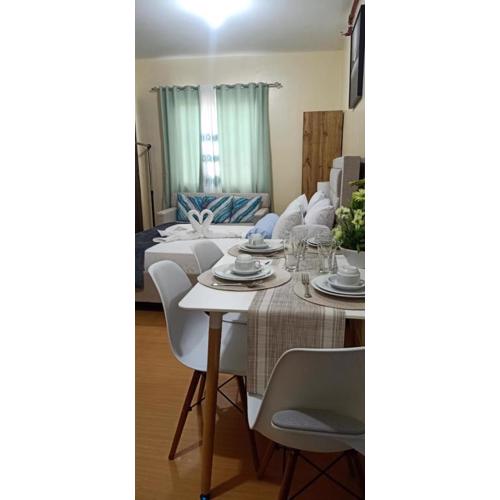 Coho The Hermosa - Staycation Studio Unit and Balcony View with Swimming Pool and Open Court access