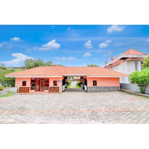 Collection O Stasiun Pekalongan Near Stasiun Kereta Api Formerly Hotel Indah