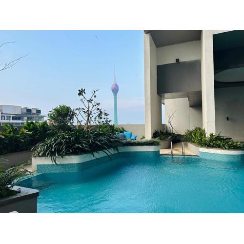 Colombo Skyline Luxury Apartments at Tri-Zen - Pool and Amazing City Views