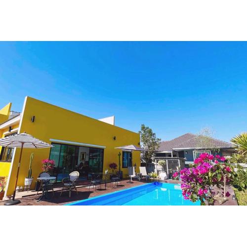 Colorful Pool Villa, Chiang Rai, Thailand