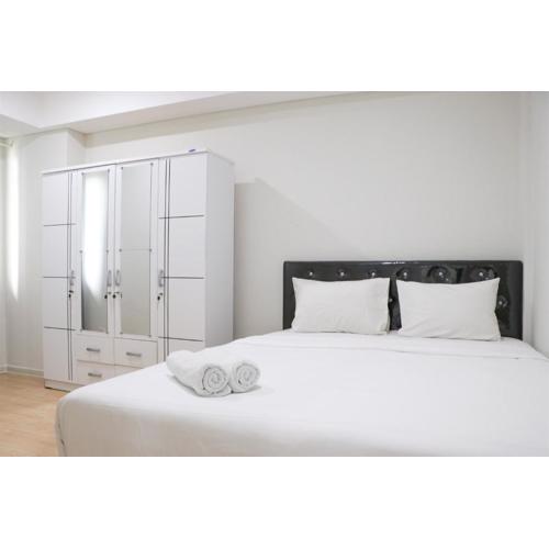 Comfort 2BR at Daan Mogot City Apartment By Travelio