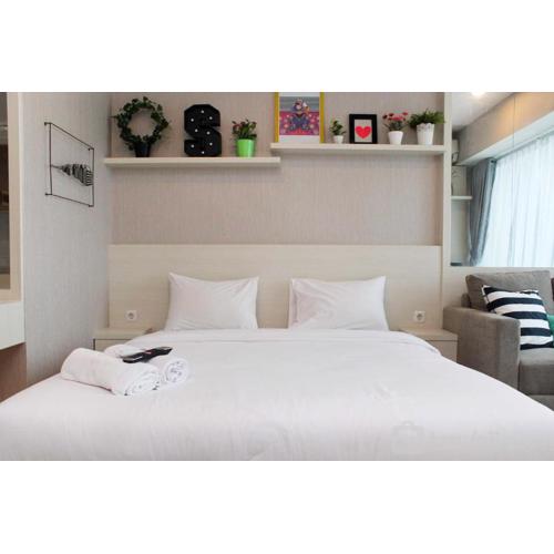 Comfort and Best Deal Studio at Grand Kamala Lagoon Apartment By Travelio