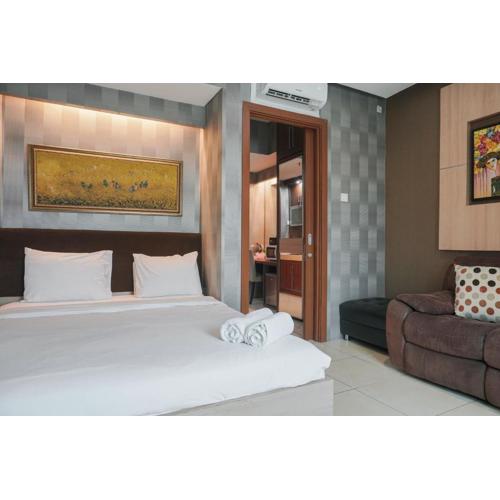 Comfort and Cozy Studio at MT Haryono Square Apartment By Travelio