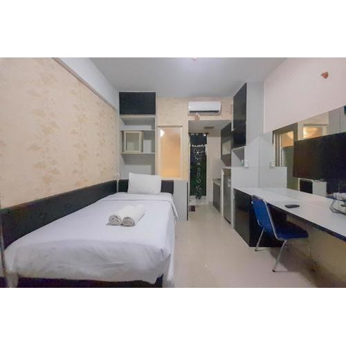 Comfort and Cozy Studio Student Castle Yogyakarta Apartment By Travelio